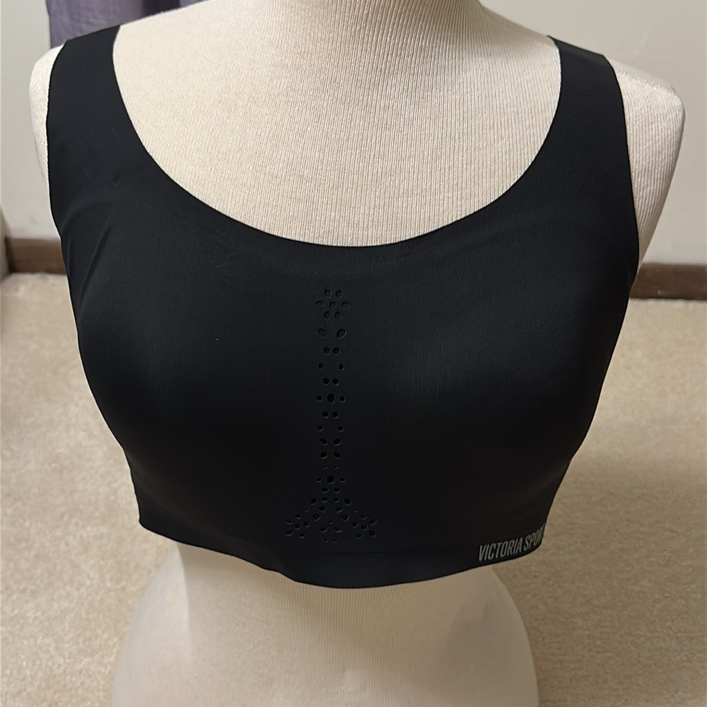 Victorias Sport black razor back type sports bra size 36DD